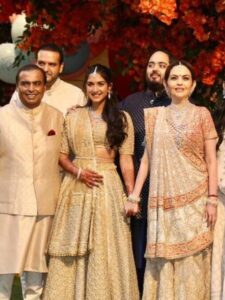 Radhika-merchant-Anant-ambani-engagement-pictures-ambani-family